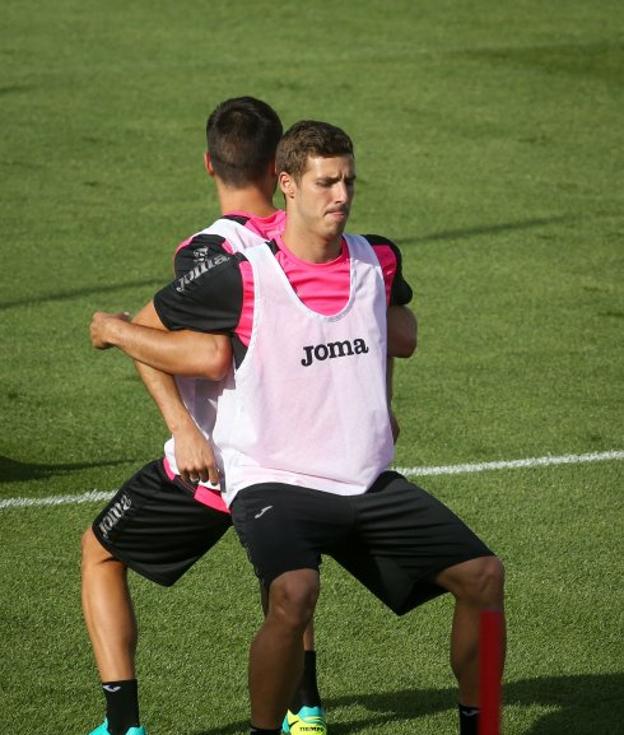 Rubén Pérez, durante un entrenamiento con el Granada el verano pasado