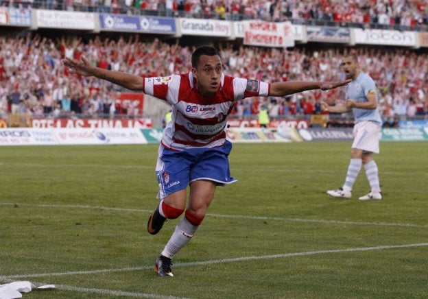 Orellana celebra un gol ante el Celta de Vigo.
