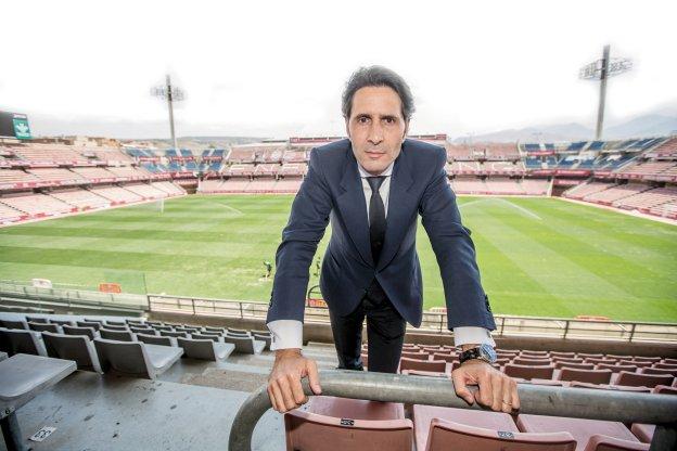 Ignacio Cuerva, nuevo consejero del Granada, en el estadio de Los Cármenes.