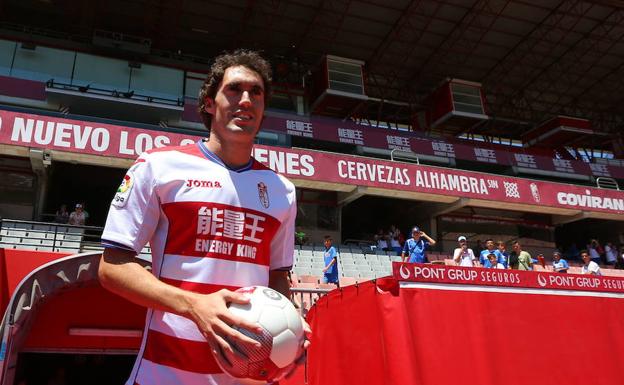 Presentación de Raúl Baena como jugador del Granada CF para la temporada 2017/2018.