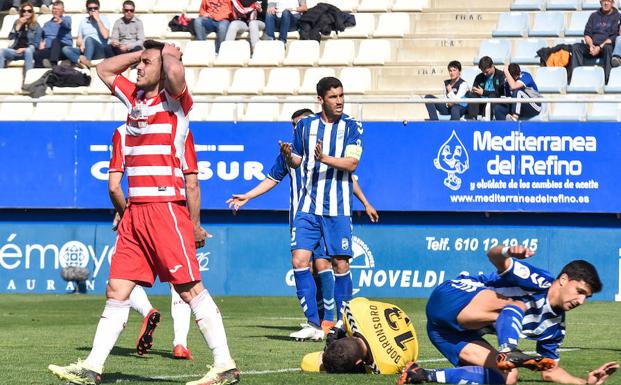 Joselu se echa las manos a la cabeza./BALDOMERO
