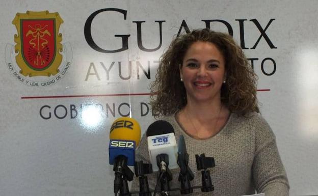 La concejala Rosi Requena en una comparecencia anterior. /IDEAL GUADIX