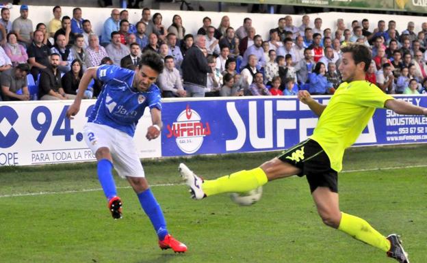 Joselu está llamado a ser uno de los jugadores clave este año en el Linares.