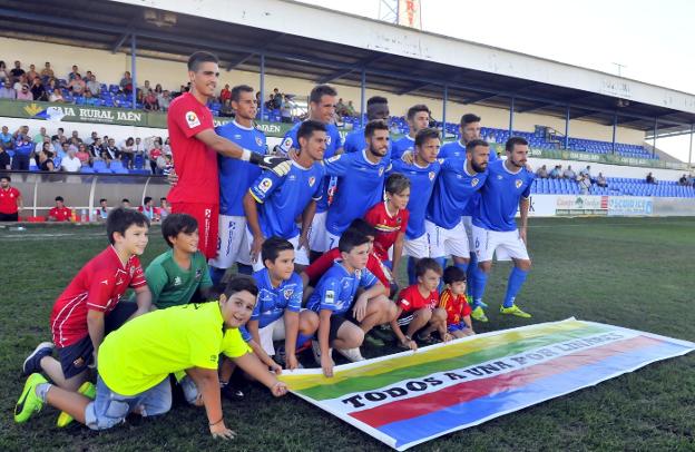 El Linares está a 7 puntos del cuarto clasificado y el rumbo sigue sin enderezarse. /ENRIQUE
