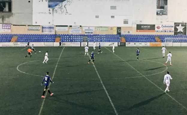 El Vélez ahonda en la herida del Linares