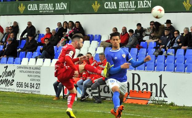 Doblete de Aguilera para la remontada azulilla