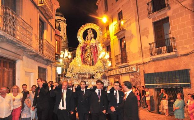 Momento de la procesión, el pasado año. /foto JORGE MARTÍNEZ MAROTO