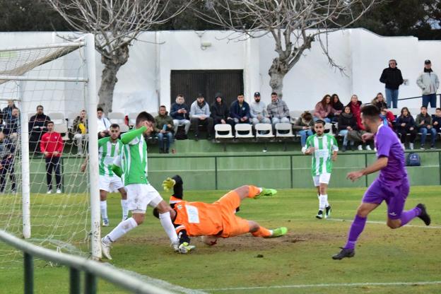 Lance del partido ayer del Real Jaén en Torremolinos. /REAL JAÉN / BESTPHOTOSOCCER