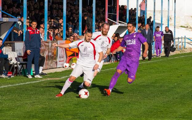 El Real Jaén ganó la pasada semana en Martos. /ANA TEBA