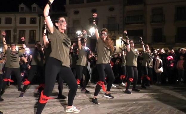 Zombie Dance en la plaza de Andalucía.