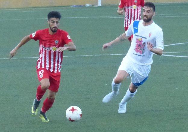 El filial rojiblanco demostró efectividad y sobriedad para ganar en campo del Guadix CF.