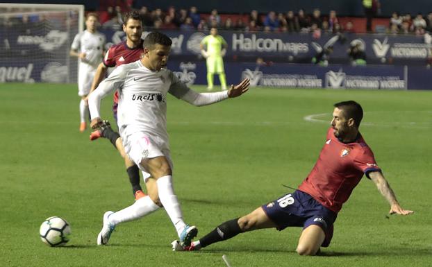 Imagen del partido entre el Osasuna y el UD Almería.