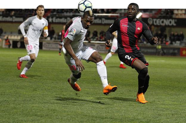 Los rojiblancos se mostraron inofensivos de cara al gol en su enfrentamiento en Reus./IDEAL