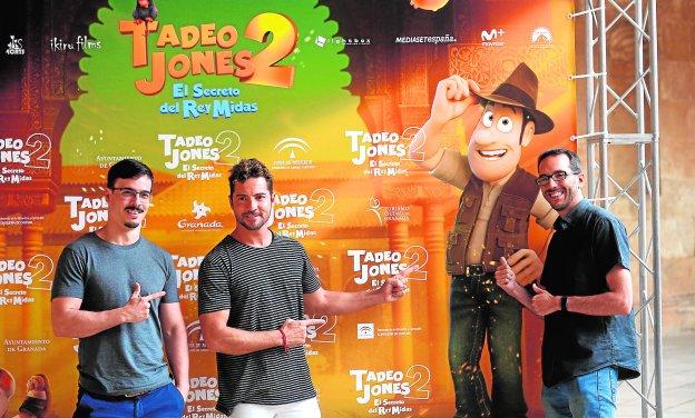 David Bisbal y los productores posan en la presentación de la película en el Palacio de Carlos V, en julio.