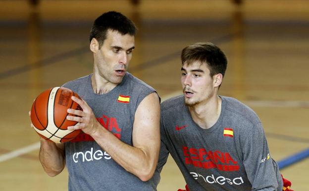 Fernando San Emeterio y Juancho Hernángómez, en un entrenamiento.