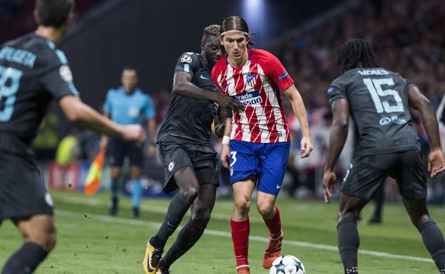 Filipe, ante Bakayoko, Moses y Azpilicueta/EFE