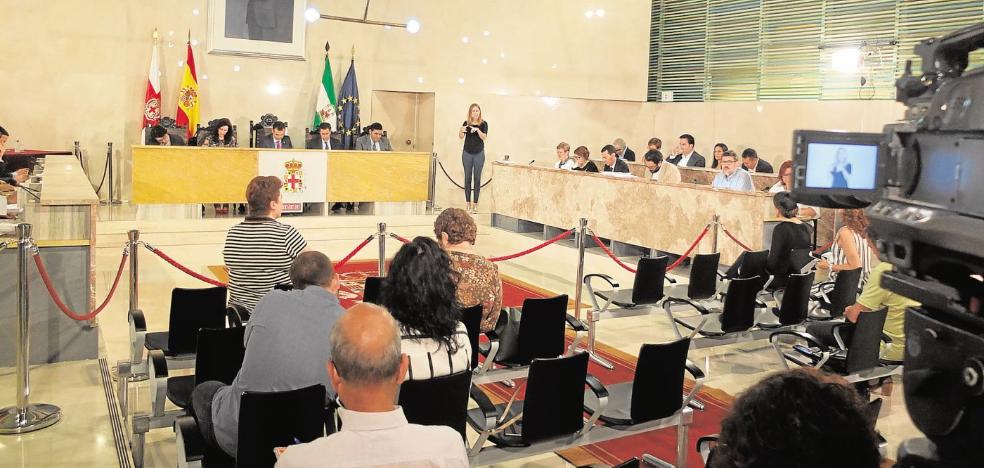 La oposición ve en los cambios la prueba de que hay «nerviosismo» y «debilidad» en el PP