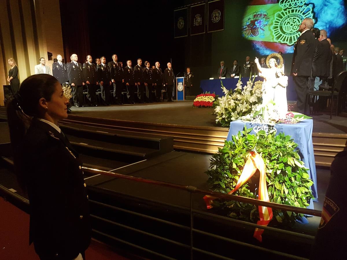 La Policía recuerda con «orgullo» a sus agentes en Cataluña