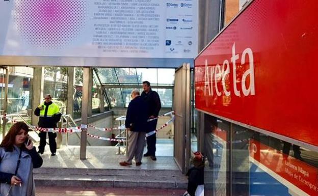 La estación de metro de Las Arenas, donde ha fallecido una mujer./LUIS CALABOR