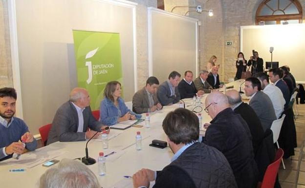 El Consejo Provincial del Aceite pide poner en marcha la presa de Siles y la balsa del Cadimo para el regadío