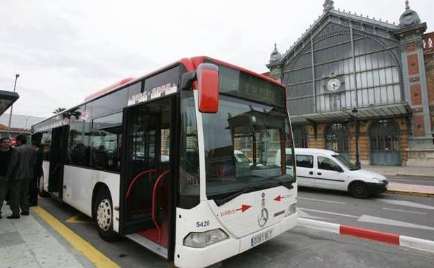 Una decena de líneas de bus se ven afectadas hoy por la San Silvestre