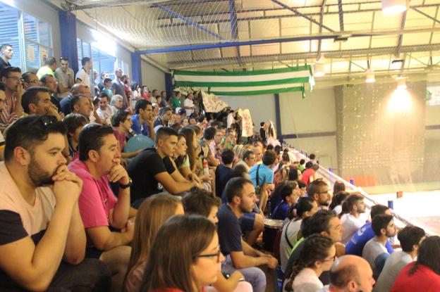 La afición cazorleña puebla en cada partido las gradas del pabellón José Jorquera de la Hoz./J.L.G.