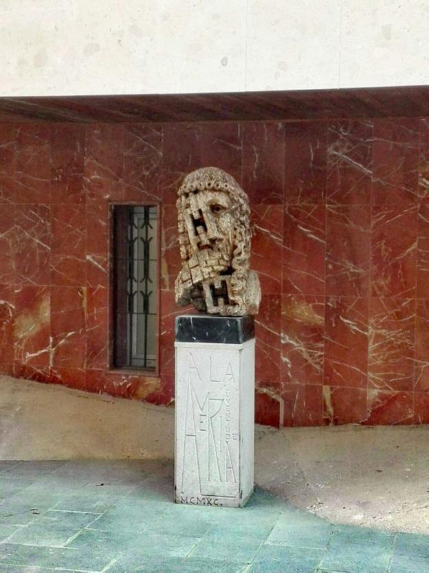 Busto que retirarán./S. G. H.