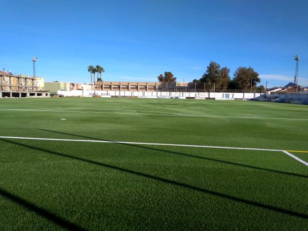 El equipo pulpileño reaparecerá mañana en el Campo San Miguel, estrenando el nuevo césped./A. CÁCERES