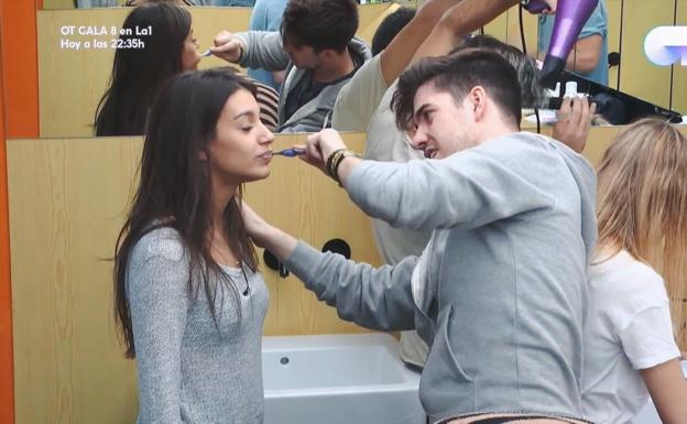 Roi y Ana protagonizan la gran historia dentro de 'OT'
