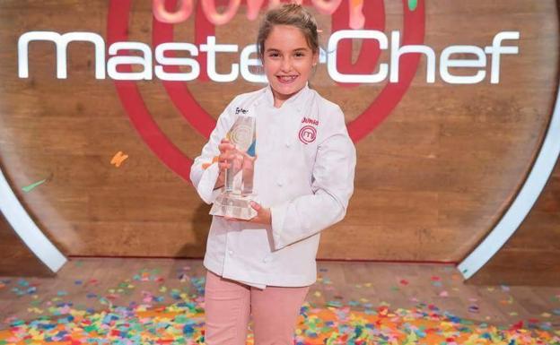 Los famosos se rinden al talento y encanto de Esther: "Que abra un restaurante, qué ganas"