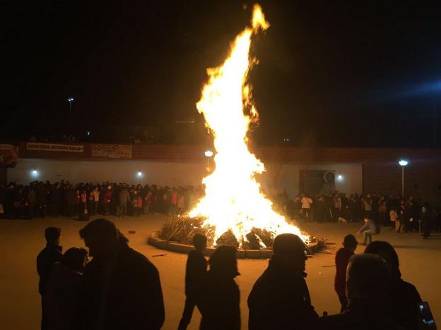 Lumbre encendida el año pasado en la capital jienense. /IDEAL
