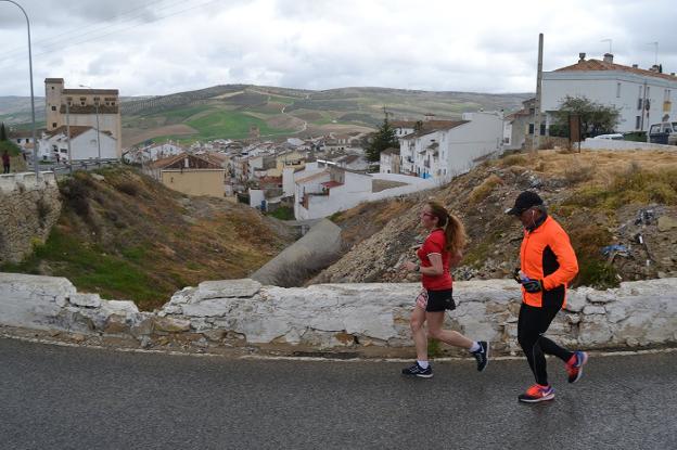 Panorámica de Alhama al fondo durante una zona del recorrido./ANTONIO ARENAS