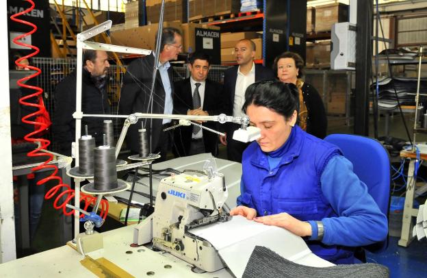 El presidente del grupo Compin mostró las instalaciones a las autoridades locales y provinciales./ENRIQUE