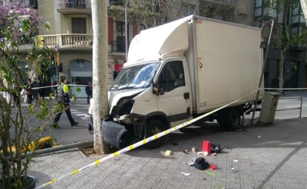 Un camión atropella a seis personas en el centro de Barcelona