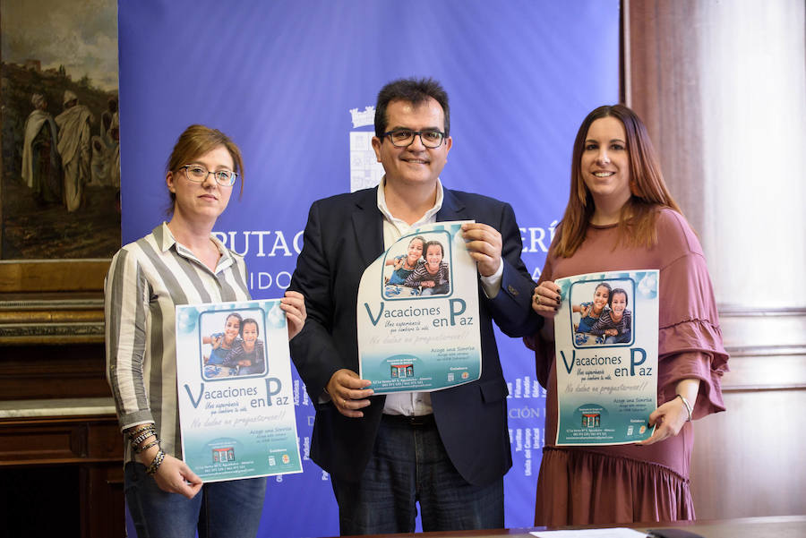 María Angustias Rodríguez, Antonio Jesús Rodríguez y Victoria Román. /IDEAL