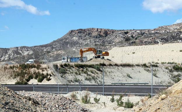 ADIF aprueba hoy la licitación de dos tramos del AVE 'almeriense'