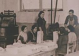 Imagen de la conocida fábrica de turrón. / 1880/