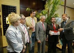 ACTO. De promoción de la cereza ecológica. /FRANCIS J. CANO/
