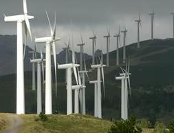 MOLINOS DE VIENTO. UGT aboga por una industria vinculada a las energías limpias. /IDEAL/