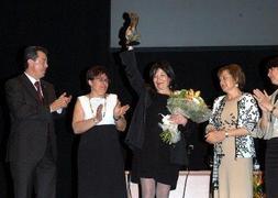 El acto contó con la presencia de siete de sus 'Premio Mujer'. :: E./