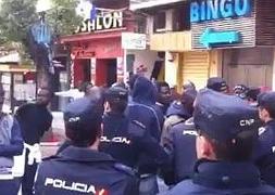 Las fuerzas de Seguridad dialogan con los inmigrantes: IDEAL/