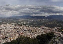 Vista panorámica de la ciudad de Jaén, cuyo Ayuntamiento está inmerso en la aprobación del nuevo Plan General de Ordenación Urbanística. :: IDEAL/