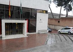 Condenado un menor que lanzó un cuchillo a su novia en una discusión por una tostada