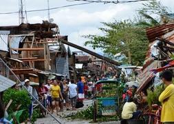 Estado de un pequeño pueblo de Biliran, en Filipinas, tras la tragedia. :: FACEBOOK / BILIRANISLAND.COM/