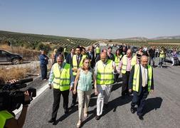 La ministra de Fomento, Ana Pastor, en su visita a las obras del AVE a Granada en septiembre. :: A. AGUILAR/