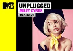 Miley Cyrus: desnuda, con peluca y dentadura postiza para promocionar su concierto en la MTV