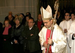 Munilla, durante una misa en Palencia. / R. C./