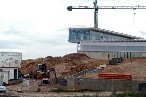 La urbanización de la primera fase del campus, destinada a docencia e investigación, finalizará a mediados de año. ::
ENRIQUE/