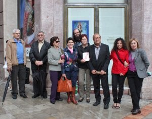 Los autores, en un momento de la presentación. ::
ROBERTO LOZANO/