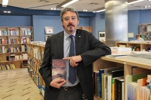 Salamanca y su libro. ::
R. LOZANO/
